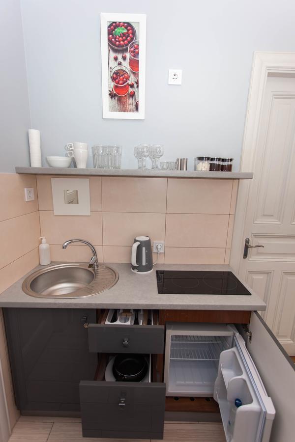 Snizhna 4 Apartamento Lviv Exterior foto