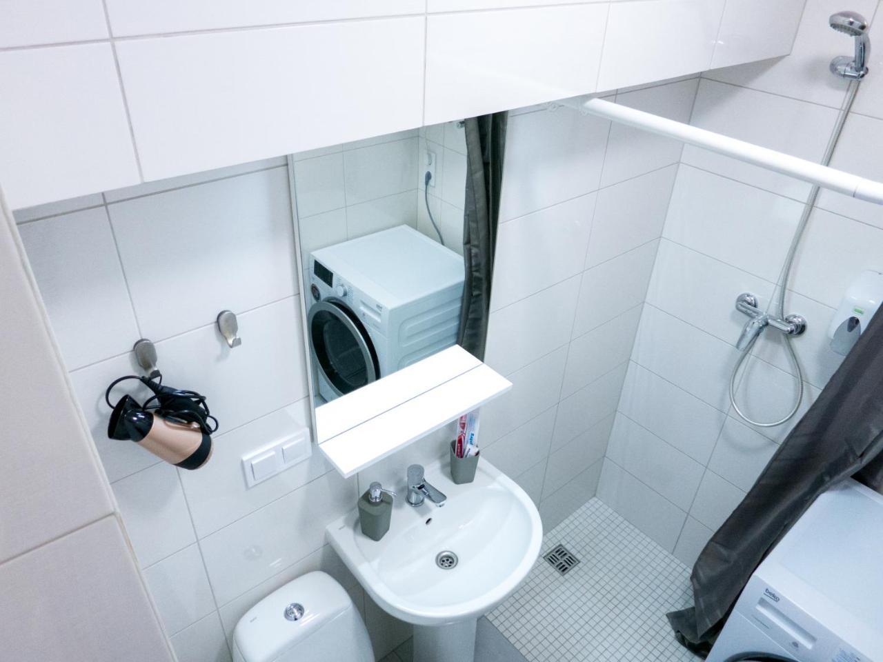 Snizhna 4 Apartamento Lviv Exterior foto